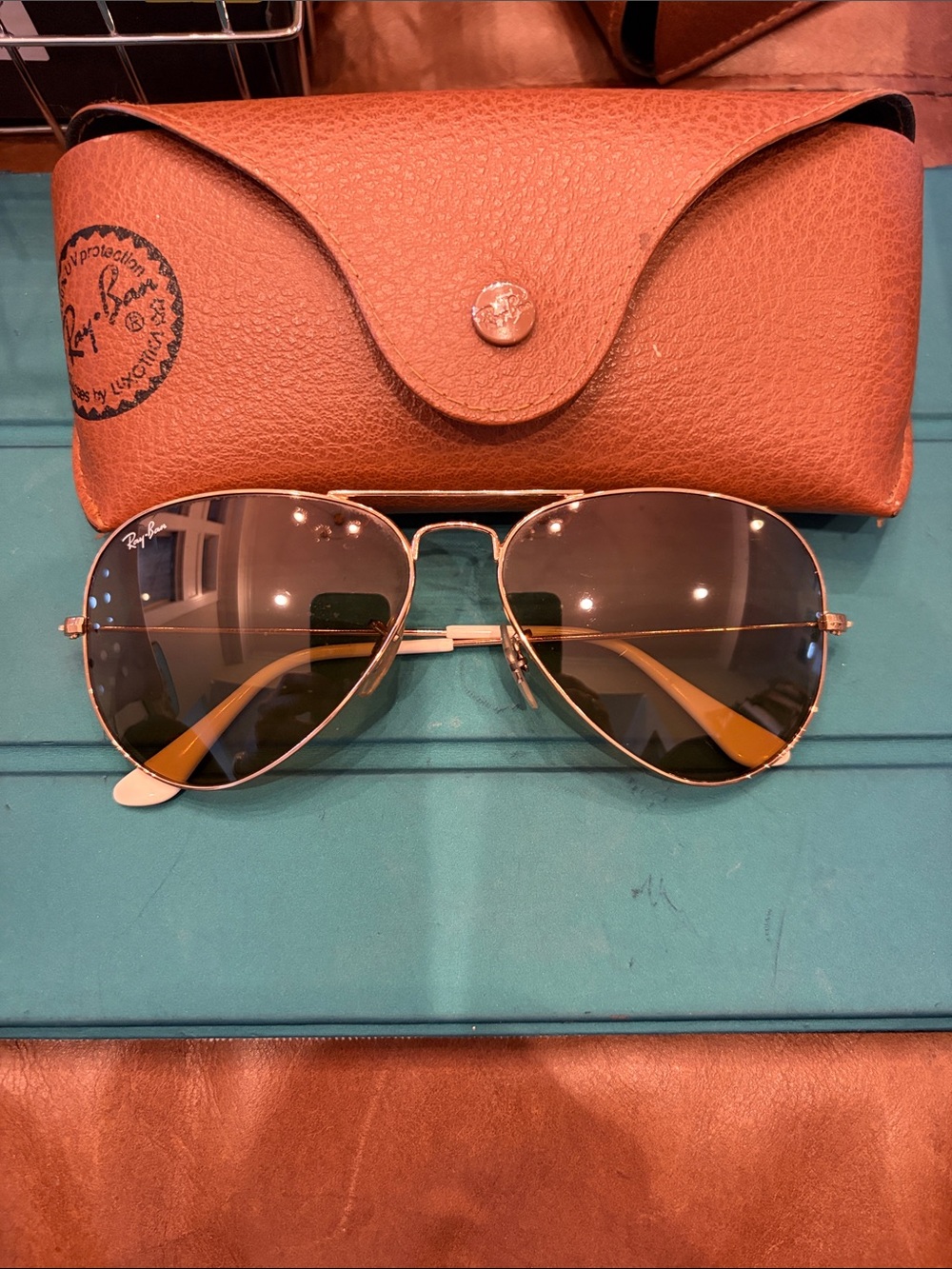 Unisex Ray-Ban Aviator Sunglasses Gold Frame with Brown Lenses